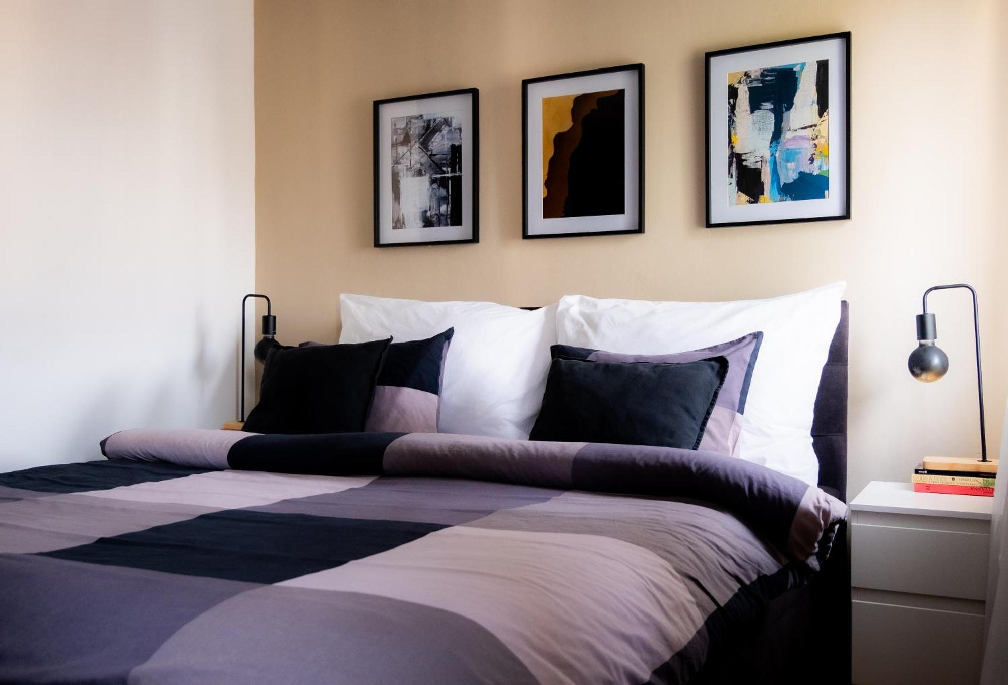 Cozy Studio In New Town With Disney+ Apartment